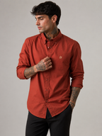 Burnt clay textured oxford shirt with tonal monogram, button-front and curved hem