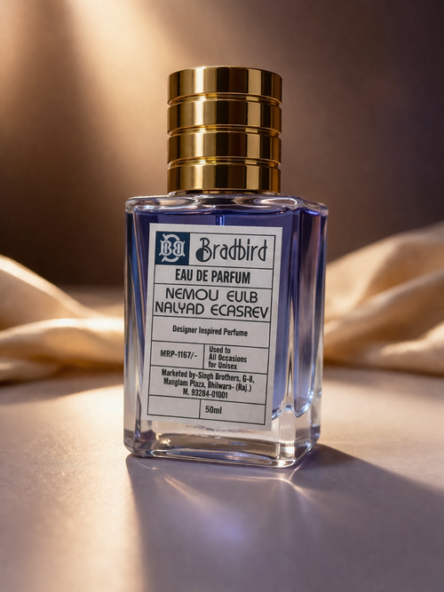 Eau de parfum bottle, 50 ml, clear glass with gold cap and front label