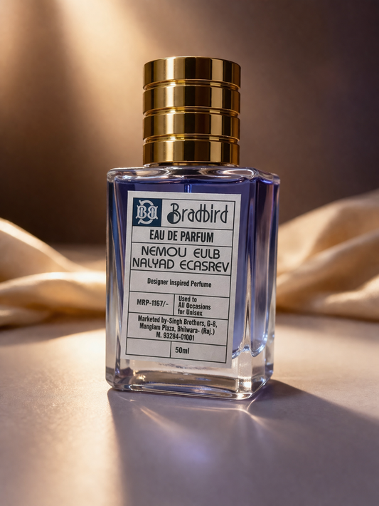 Eau de parfum bottle, 50 ml, clear glass with gold cap and front label
