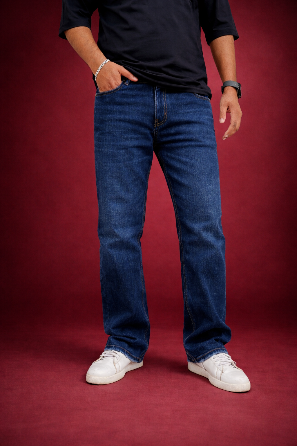 Indigo straight-fit stone-wash jeans, five-pocket with belt loops